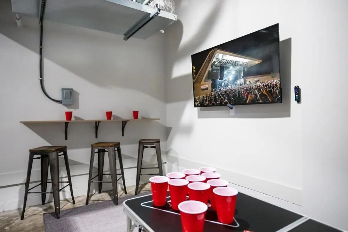 East Nash Double - 26 Beds Booking Fast Nashville Holiday home