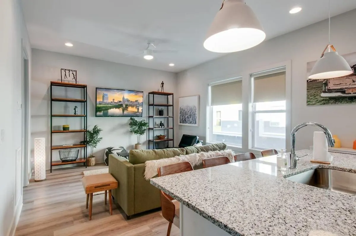 East Nash Double - 26 Beds Booking Fast Nashville Holiday home