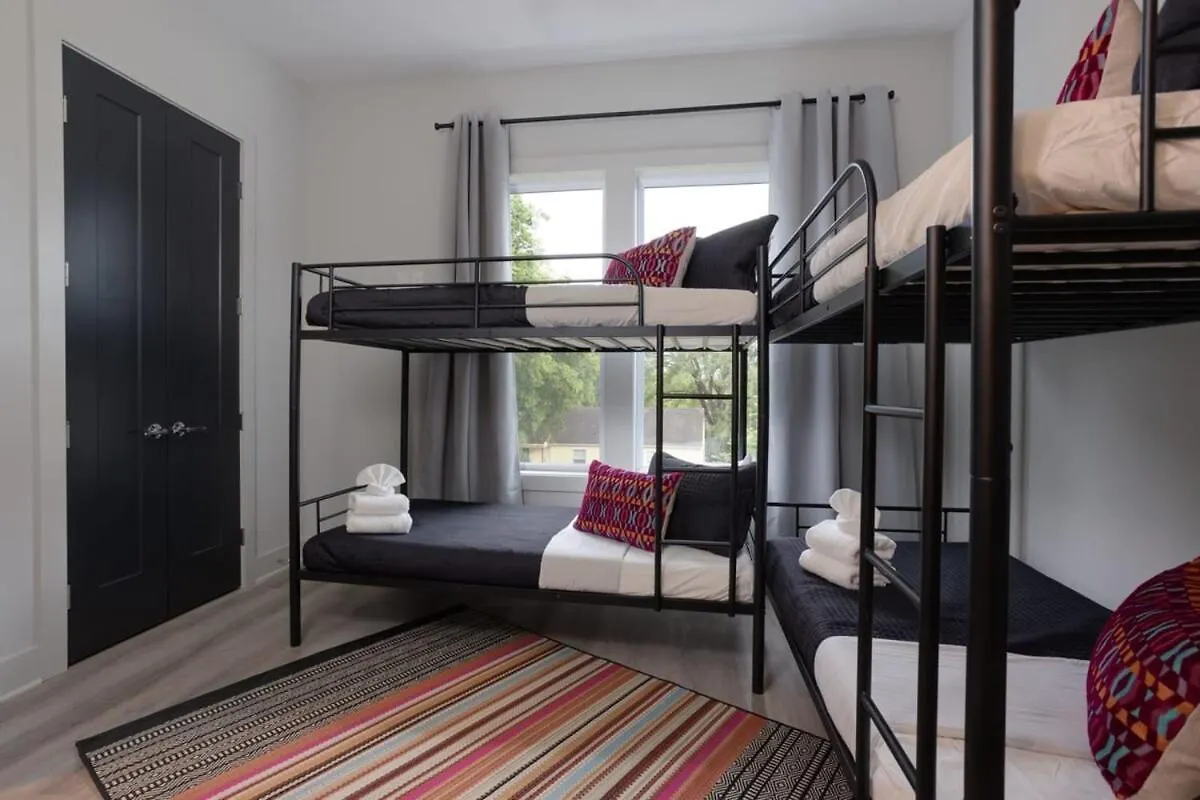 East Nash Double - 26 Beds Booking Fast Nashville Holiday home