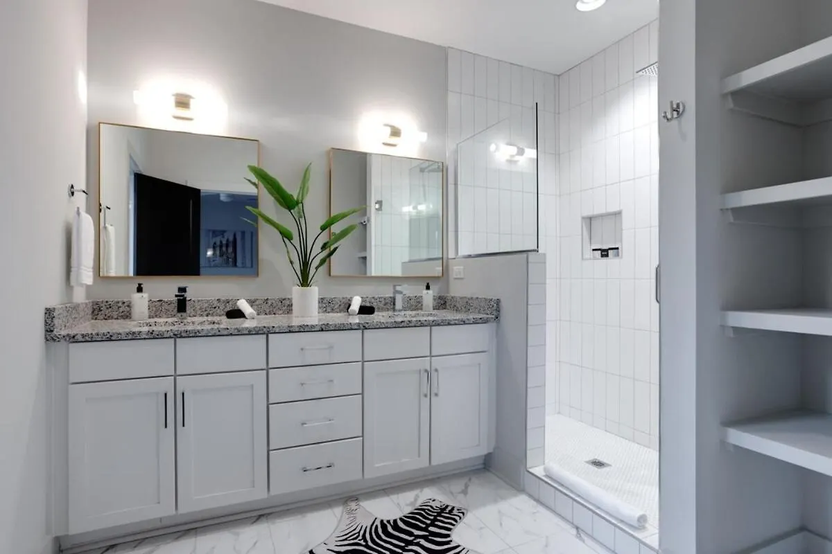 East Nash Double - 26 Beds Booking Fast Nashville