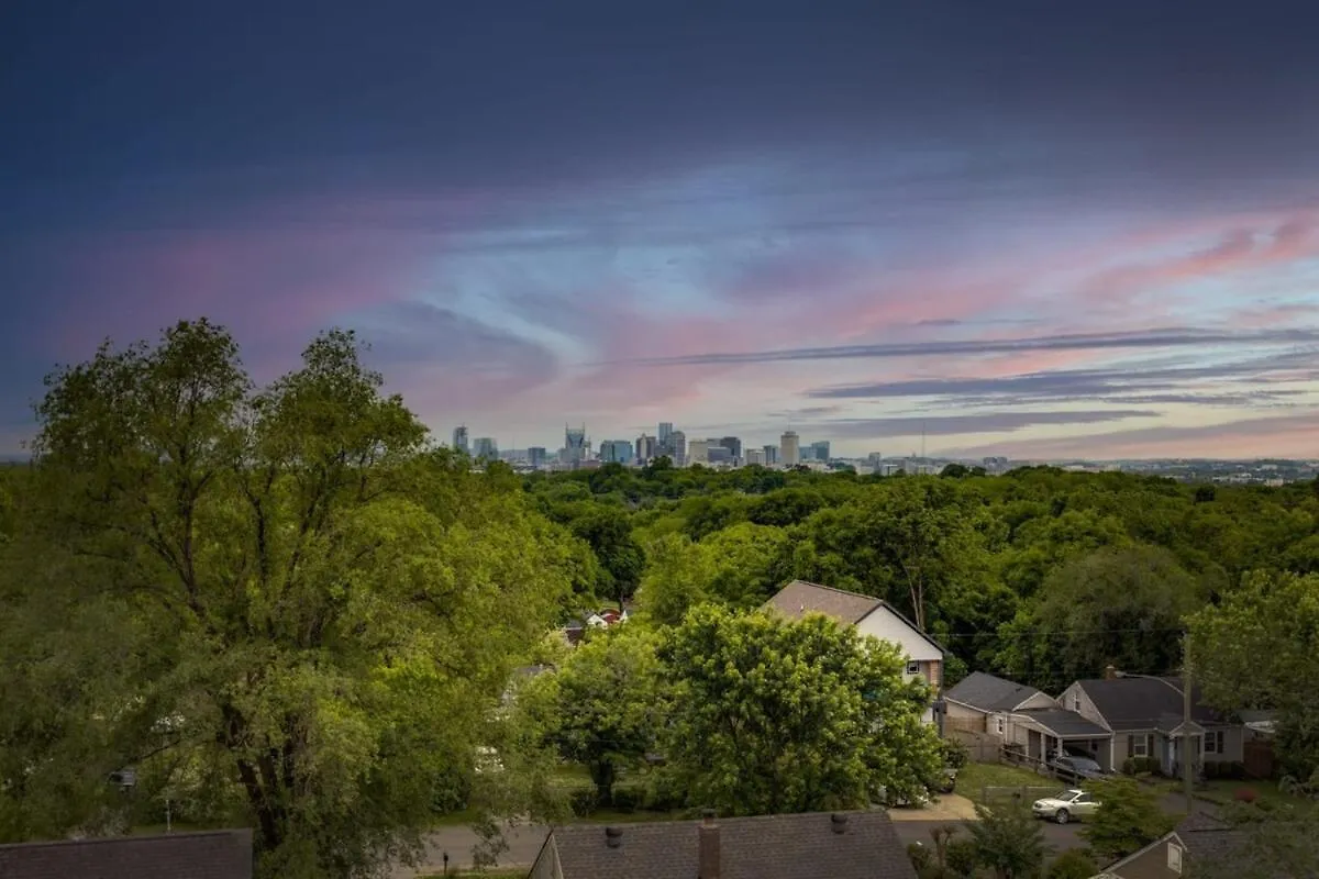 East Nash Double - 26 Beds Booking Fast Nashville