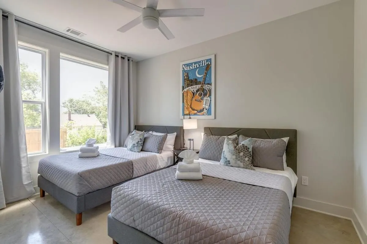 East Nash Double - 26 Beds Booking Fast Nashville 0*,  United States
