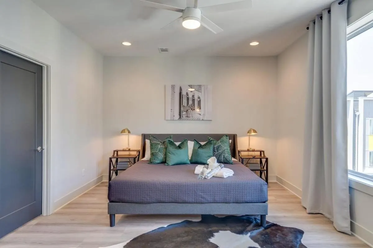 East Nash Double - 26 Beds Booking Fast Nashville 0*,  United States
